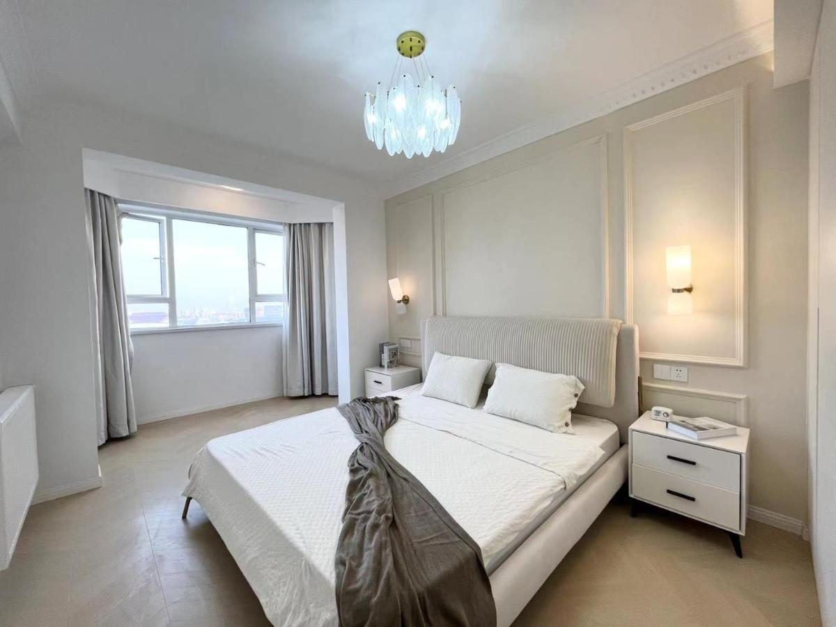 Warm Four Bedroom Apartment With Huangpu River View Shanghai Esterno foto